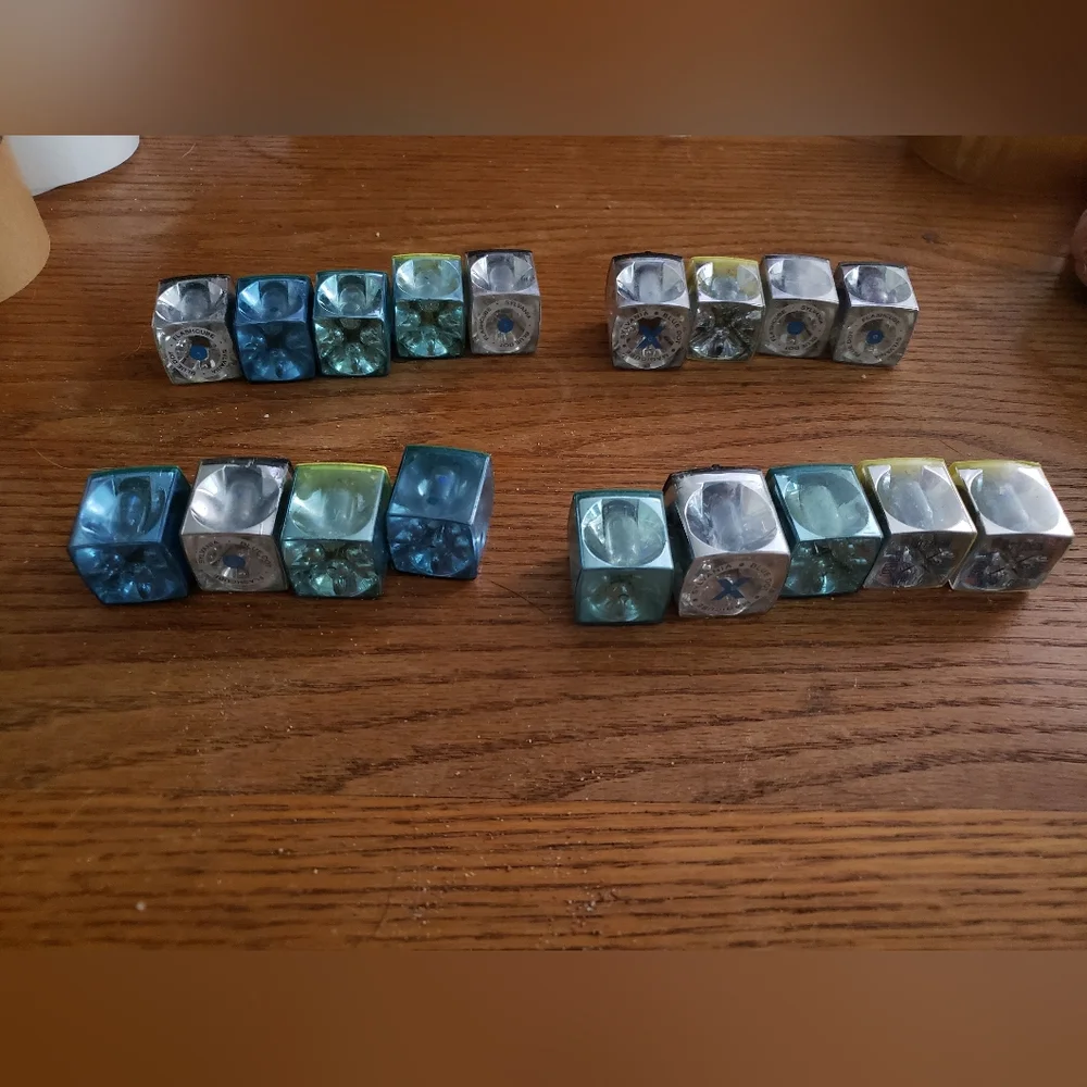 Set Of 18 Vintage Flash Cubes Bulbs - PRESUMED NOT WORKING - Various Brands